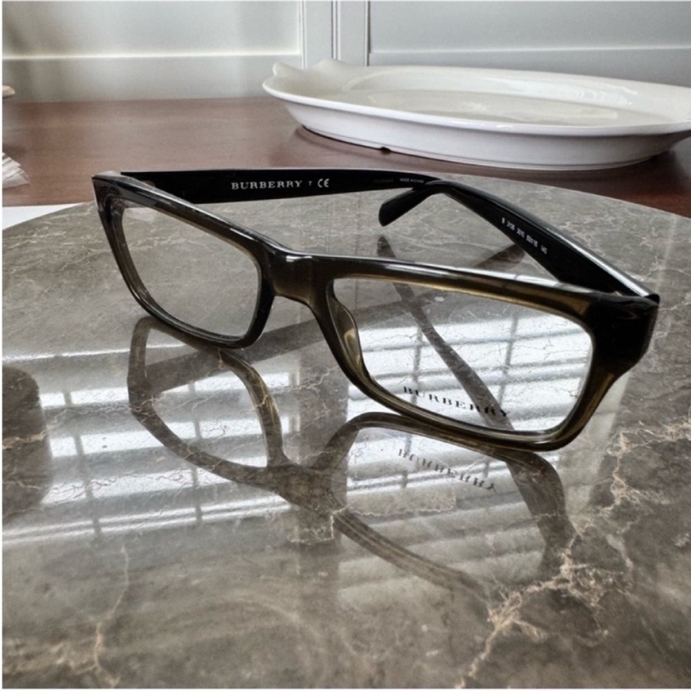 Burberry Elegant Black and Brown Glasses